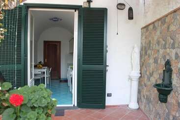 관광객 아파트 Eden Holiday