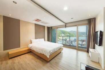 Geoje Island Sea & Sky 2 Resort