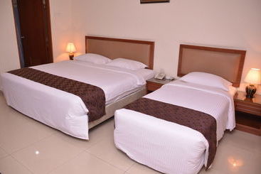 هتل Palm Inn