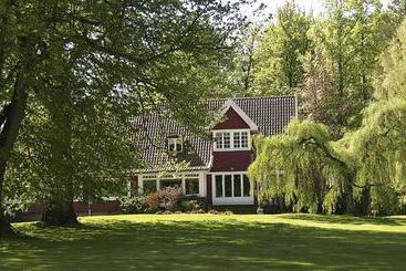 בית מלון כפרי Ringsjö Krog & Wärdshus