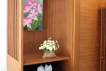 호텔 Rojjana Residence