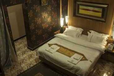 فندق Royal Suites