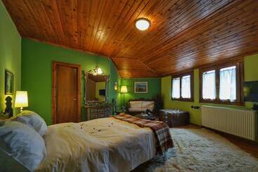 هتل To Balkoni Tis Agorianis