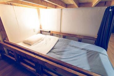 פנסיון Guest House Waya