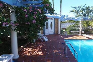 بنسيون Melville House Bed And Breakfast