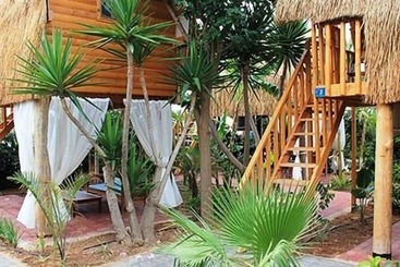 Triton Hotel & Bungalows