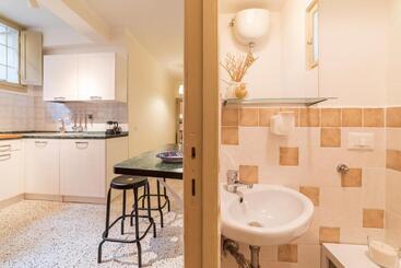 آپارتمان Campo De  Fiori Central Flat