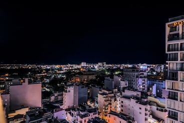 هتل Golden Rain 2