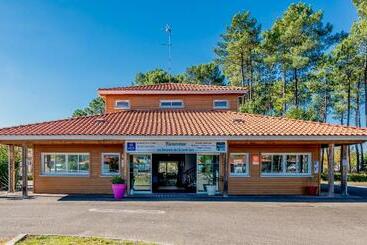 בית מלון כפרי Laouchet Le Hameau Des Grands Lacs