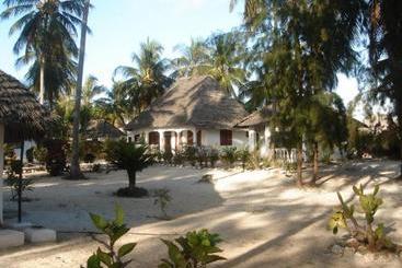 호텔 Ndame Beach Lodge