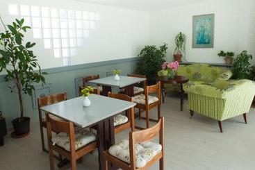 هتل Piroska Villa