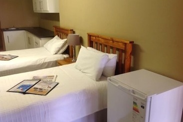 בית מלון כפרי Sand River Resort