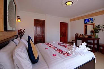 هتل Bou Phanith Villa