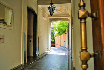 فندق Orologio Living Apartments