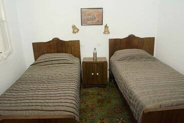 تختخواب و صبحانه Bayt Alice Hostel