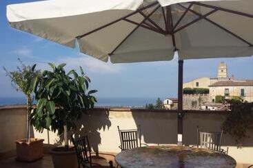 مبيت وإفطار Palazzo Madeo   Residenza D Epoca