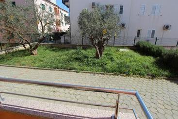 Отель Apartments Hanna