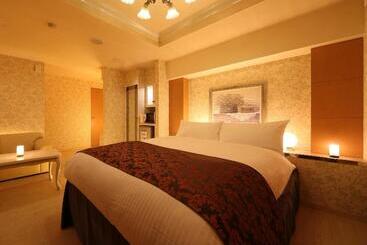 Отель Fine Garden Suzuka