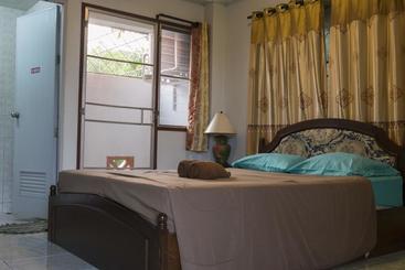 فندق Junior House