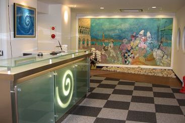 בית מלון כפרי Seaside Inn Omori