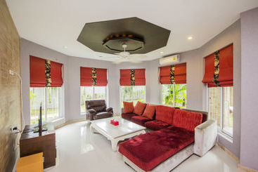 Tamnak Beach House