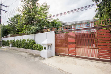 Tamnak Beach House