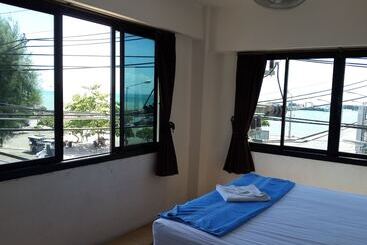 Coffee Island   Hostel