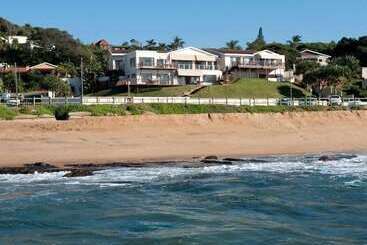 Bed and Breakfast Fairlight Beach House