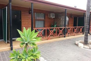 مُتل Bronco Motor Inn