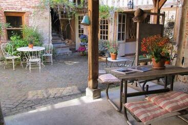 پانسیون A L Ecole Buissonnière