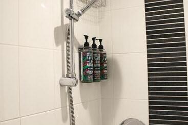 مبيت وإفطار The Bosham Boathouse