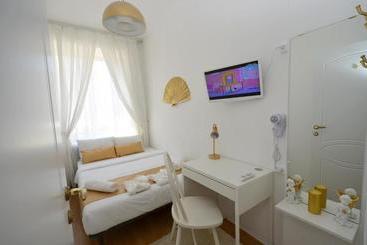 هتل Golden Garden