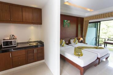 בית מלון כפרי Samui Honey Suite