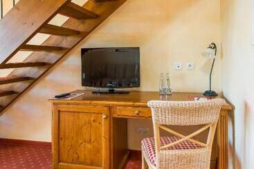 호텔 Und Landgasthof Altwirt