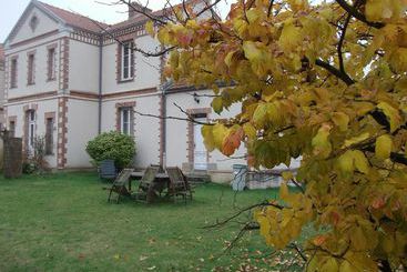 تختخواب و صبحانه A La Villa D'herbauges