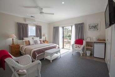 酒店 Batemans Bay Manor  Bed And Breakfast