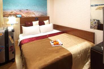 هتل Golden Swallow