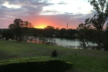 בית מלון כפרי Macquarie 4 Star