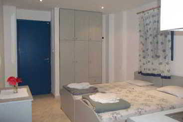 ホテル Mikes Beach Apartments & Studios