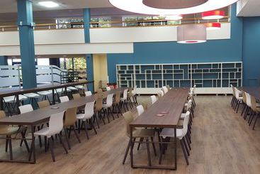 هتل Telford University Rooms