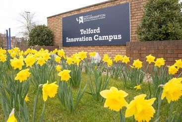 هتل Telford University Rooms