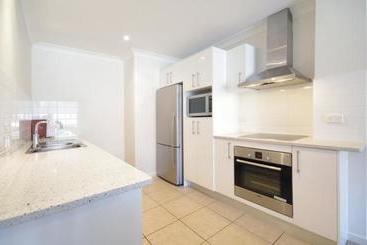 هتل Macquarie Waters Boutique Apartment