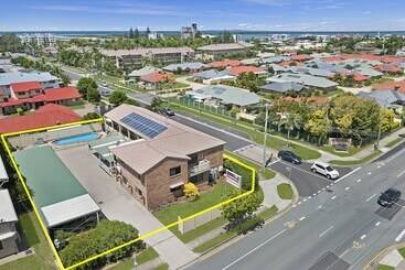 Мотель Golden Beach Motor Inn, Caloundra