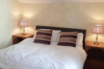 ツーリストアパートメント Upwey