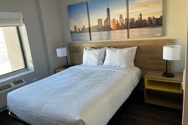 호텔 Days Inn & Suites By Wyndham Jamaica Jfk Airport