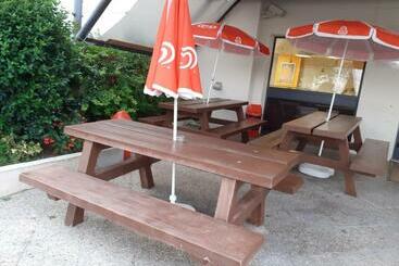 ホテル F1 Saintes