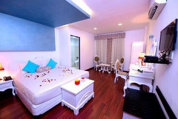 酒店 Opulent River Face