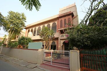 Отель Oyo Premium Civil Lines Kota