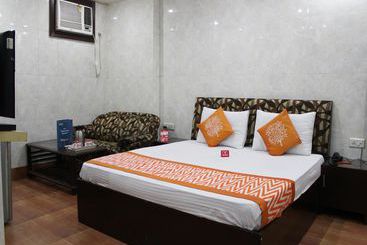 هتل Oyorooms Hazratnizamuddin Railwaystation