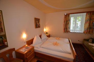 پانسیون Gästehaus Im Pfarrhof